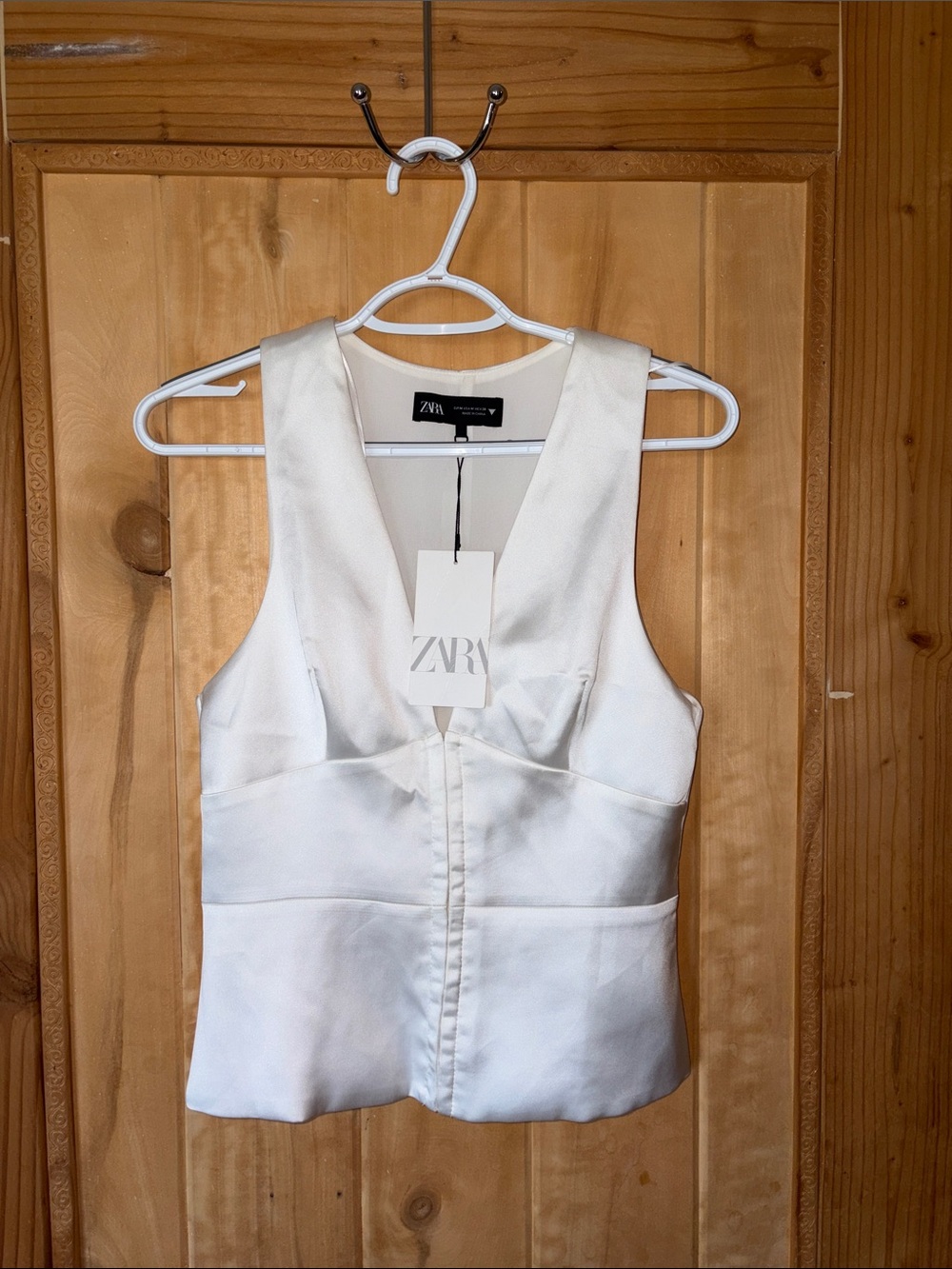 ZARA Off White Satin V-Neck Sleeveless Vest
